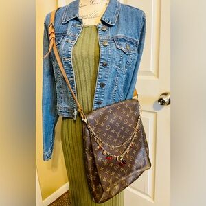 Louis Vuitton Musette Monogram Crossbody Bag